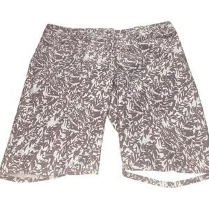 Adidas Gray & White Reef Print Golf Shorts Performance Casual Size 10 | EUC